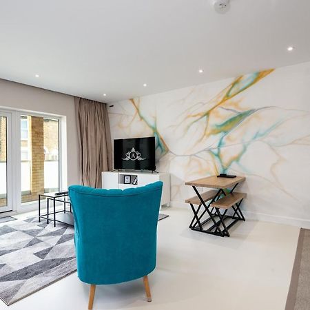 Home From Home - Reliable Long-Term Stay For Working Guests - Apartment 3 ジリンガム エクステリア 写真
